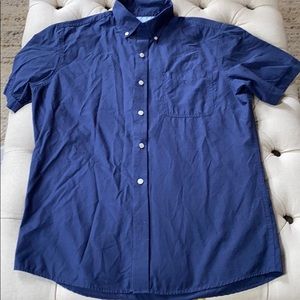 IZOD Men’s short sleeve button down shirt size M
